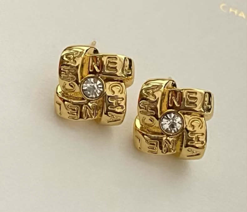 Square Shaped Stud Earrings - E004
