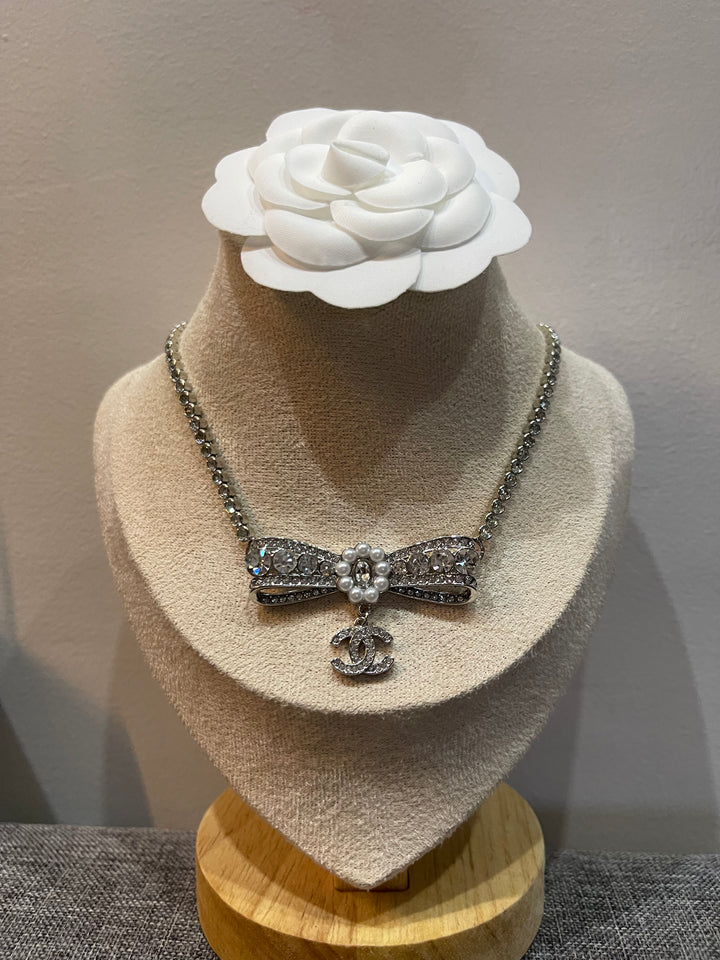 Luxury Crystal Bow Silver Necklace - N004