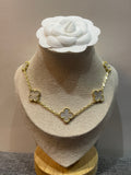 VCA 10 Clover Motif Gold Chain in Mother of Pearl Necklace - N016