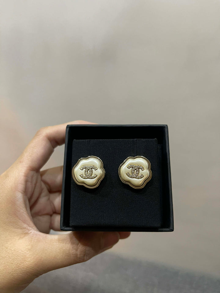 Camellia Pearl Stud Earrings - E003