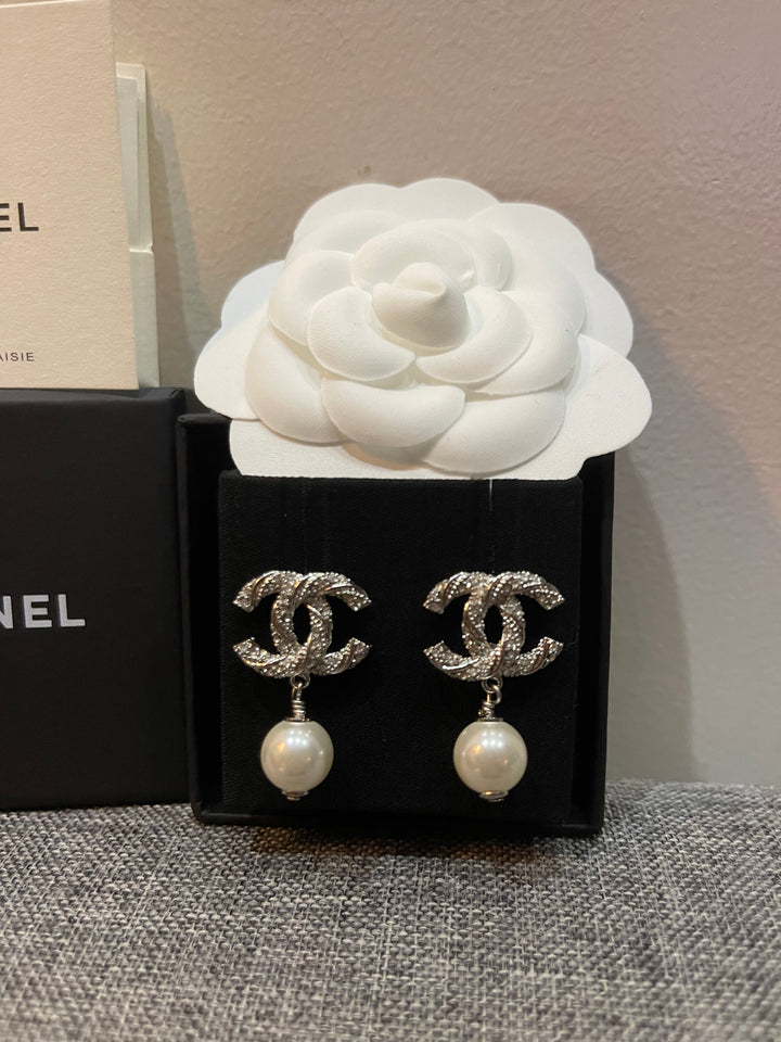 Elegant Pearl Drop Silver Earrings - E023