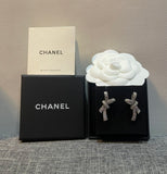 Sparkling Knot Ribbon Bow Earrings - E010