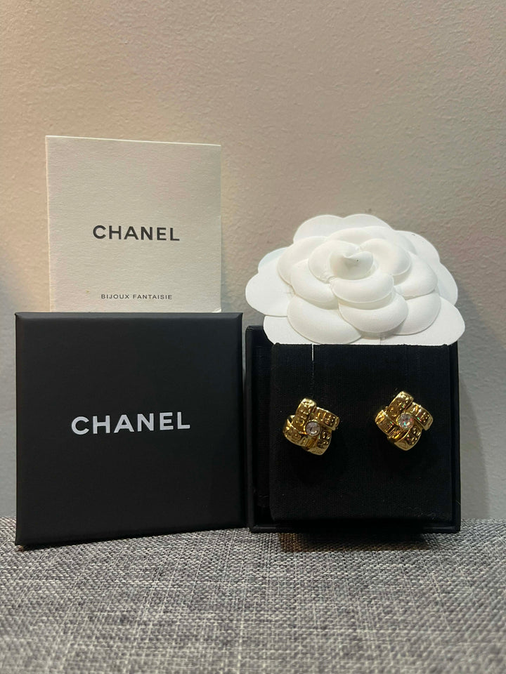 Square Shaped Stud Earrings - E004