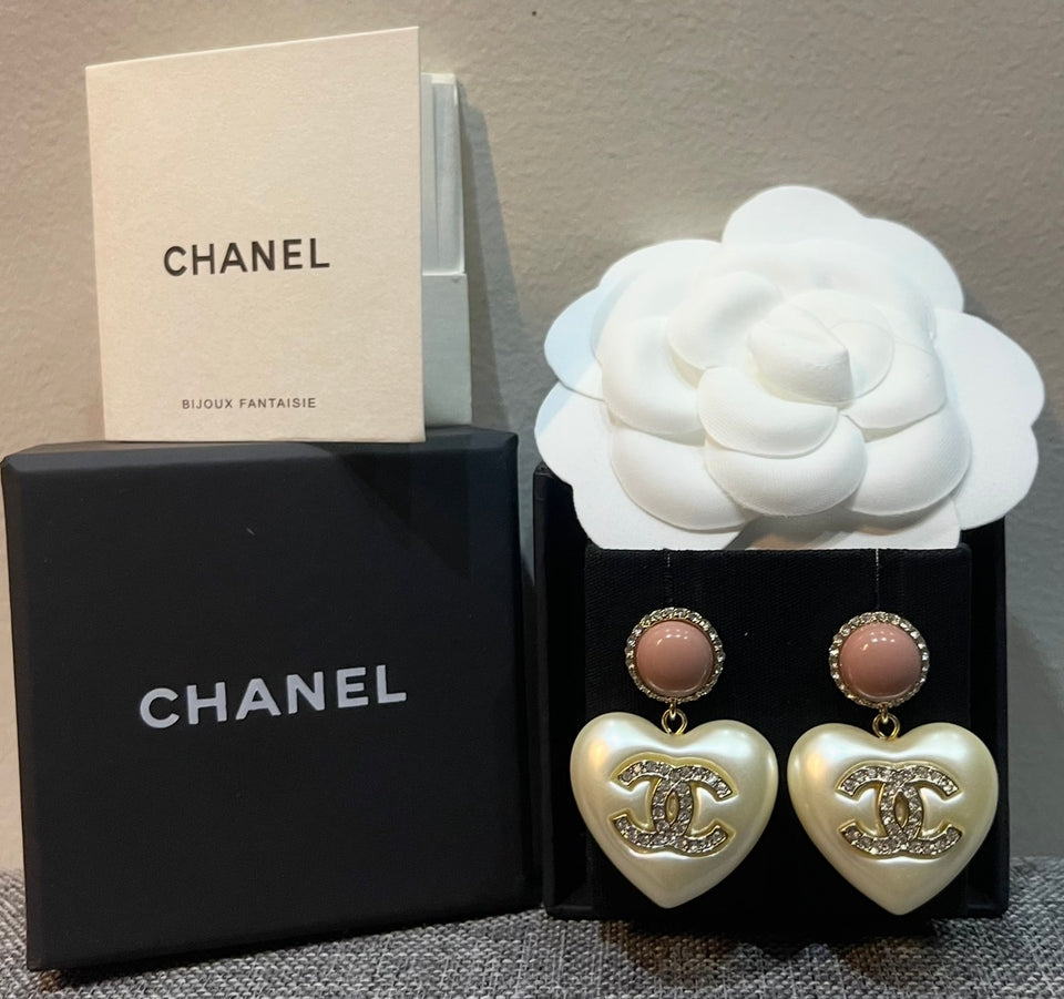 CC Pearl Heart Drop Earrings - E031