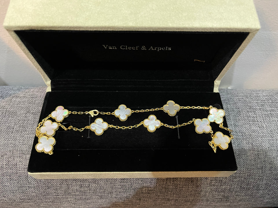 VCA 10 Clover Motif Gold Chain in Mother of Pearl Necklace - N016