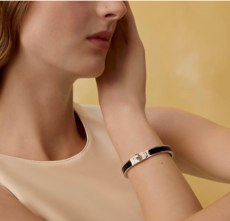 Mini Clic Kelly Black in Silver - B004