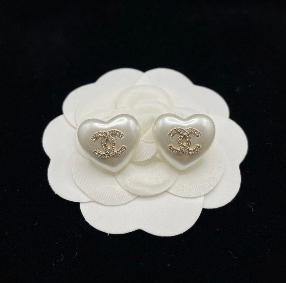 CC Pearl Heart Stud Earrings - E036