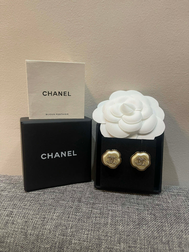 Camellia Pearl Stud Earrings - E003