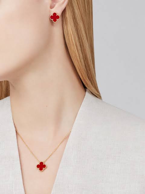 Clover Red Pendant Necklace - N007