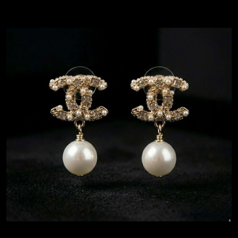Elegant CC Pearl Drop Earrings - E002
