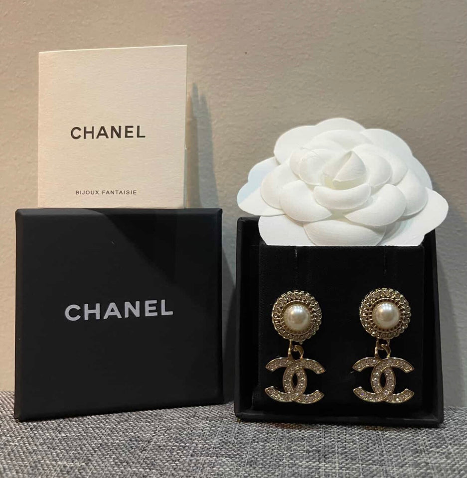 Round Pearl CC Drop Earrings - E030