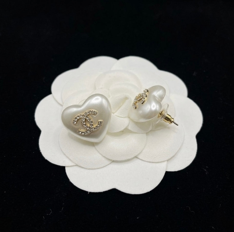 CC Pearl Heart Stud Earrings - E036