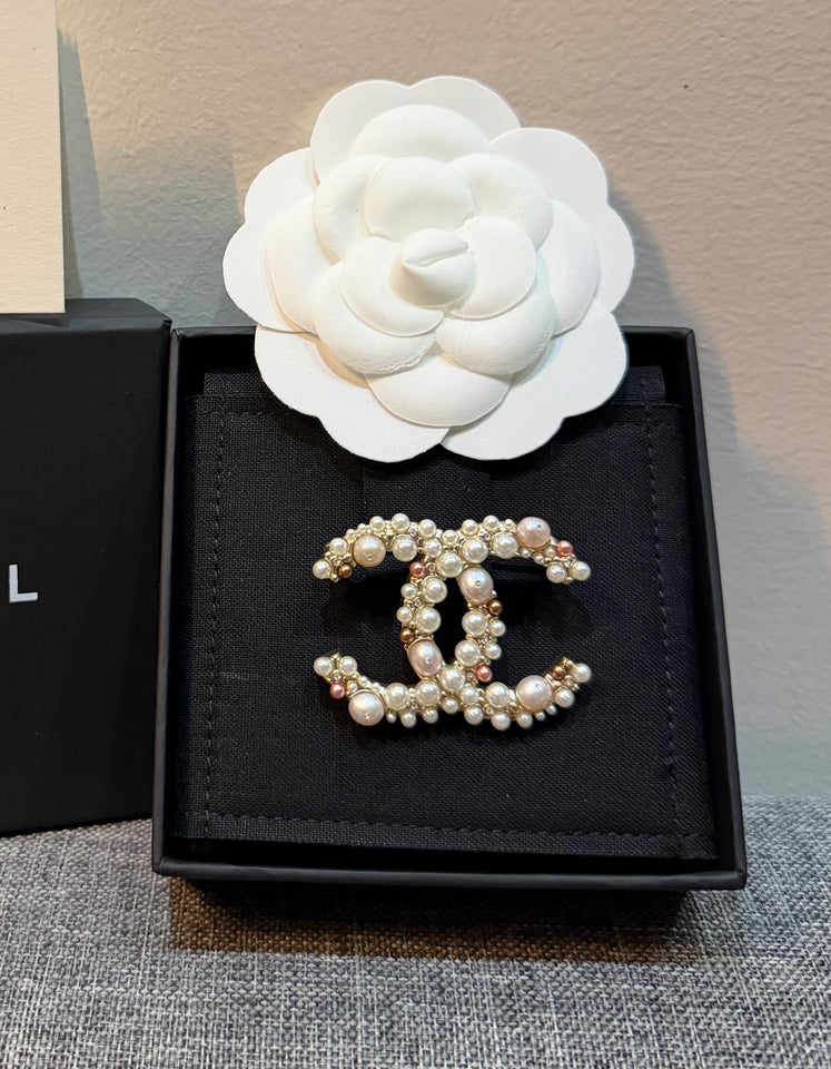 Multi-Pearl CC Brooch - BR001