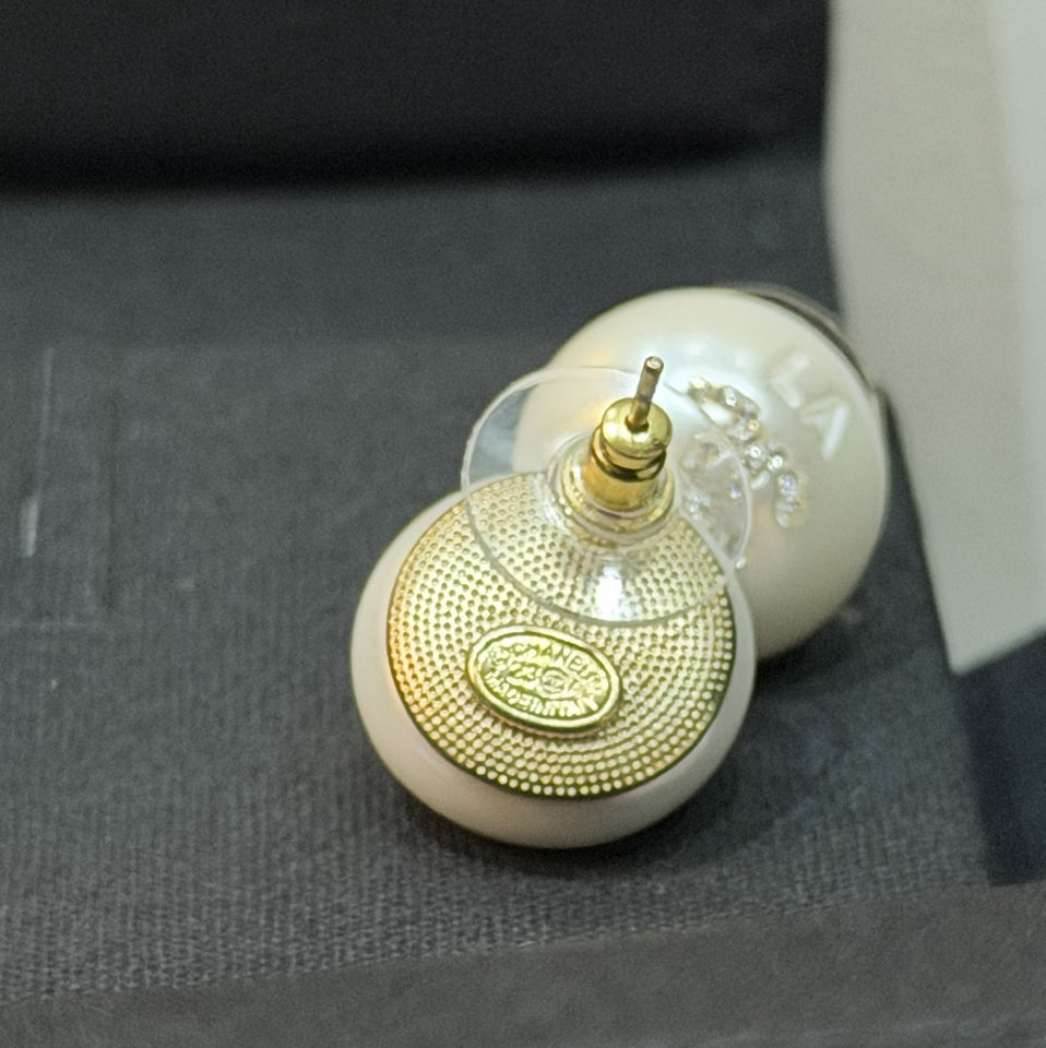 LA PAUSA Round Pearl CC Earrings - E045
