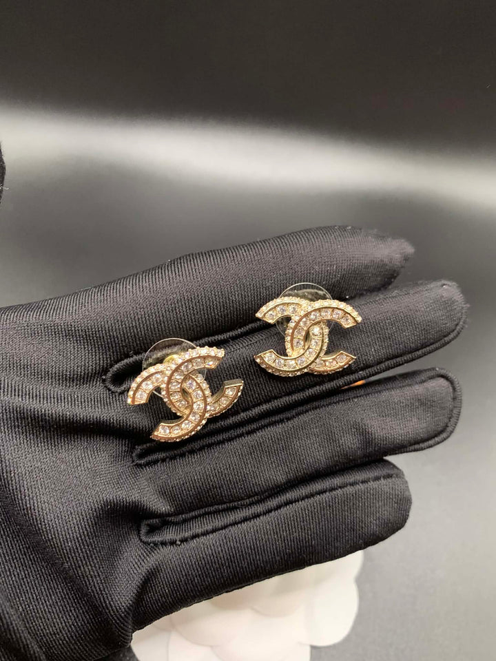 Classic CC Medium Stud Earrings - E017