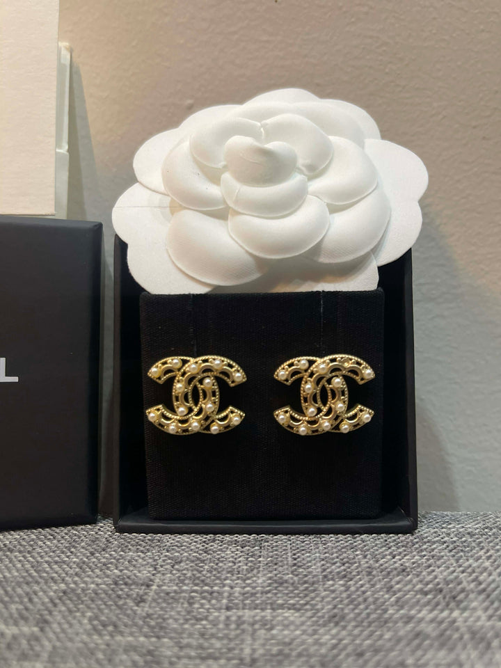 CC Pearl Filigree Studs - E001